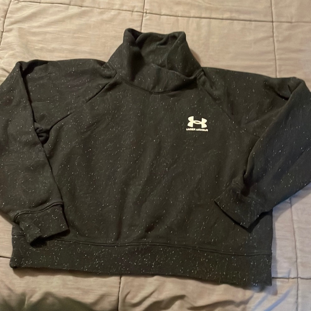 Under Armour like new cowl neck sweatshirt. Speckled black size med.